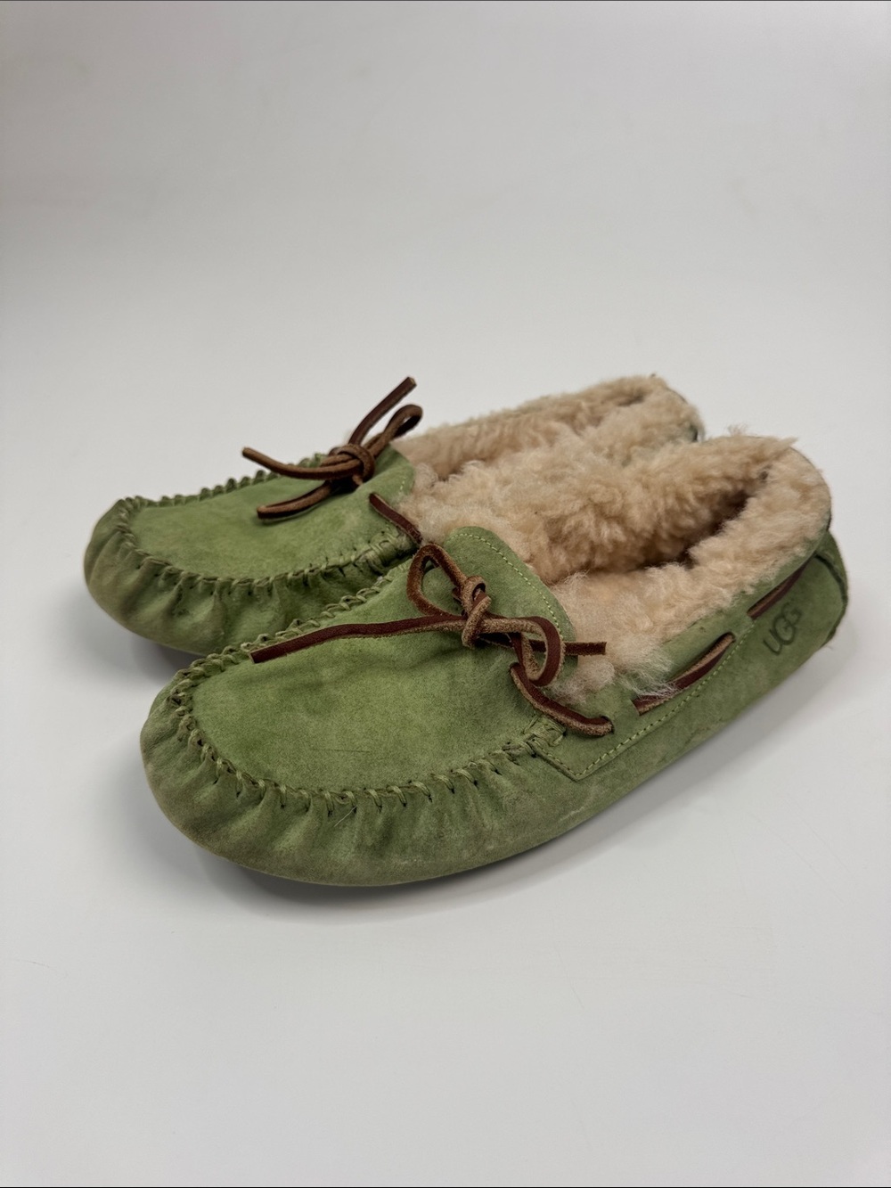 UGG DAKOTA WOMEN’S LIME GREEN SUEDE LEATHER MOCCASIN SLIPPERS